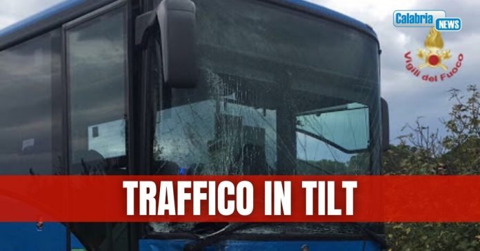incidente autobus via de filippis