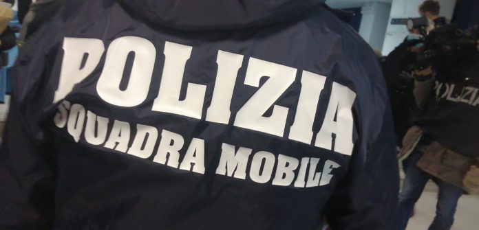polizia-squadra-mobile