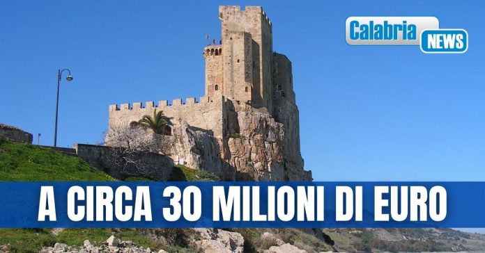 Castello di Roseto Capo spulico in vendita