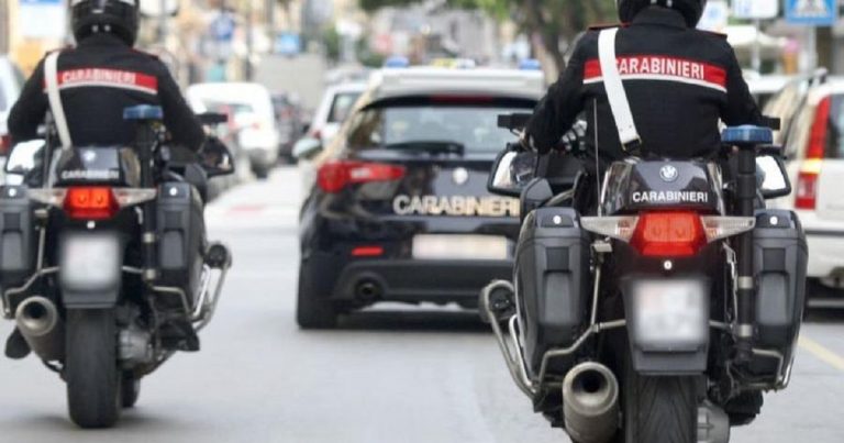 Catanzaro, botte a madre e compagna: 33enne in arresto