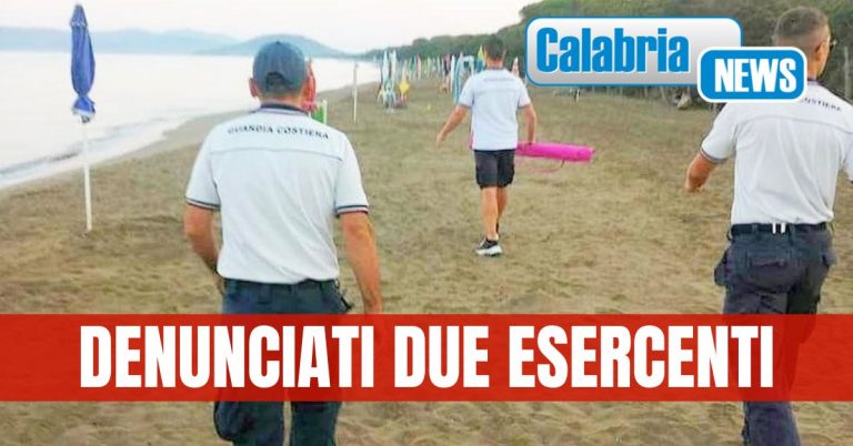 Occupano tratto di spiaggia libera nel Catanzarese con ombrelloni e sdraio: Sequestrate oltre 600 attrezzature balneari