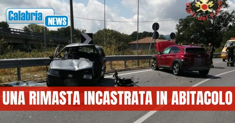 Botto tra due auto sulla Trasversale delle Serre nel Catanzarese: Due donne ferite portate in ospedale