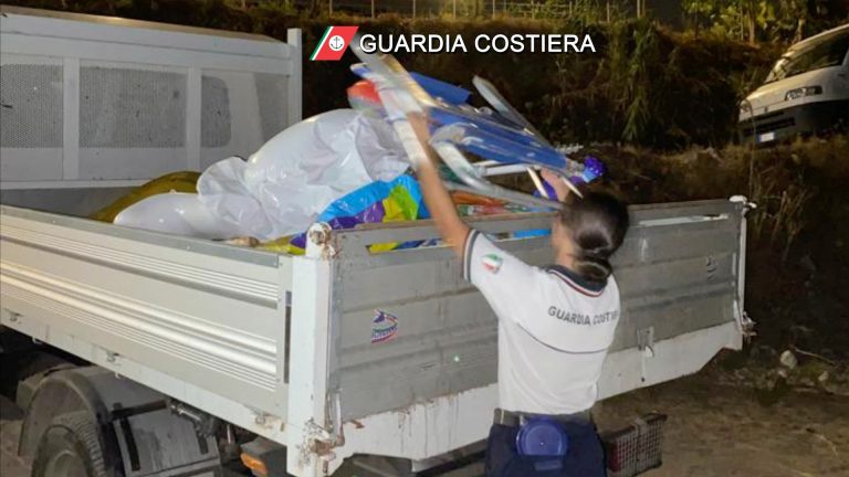 Ombrelloni e sdraio usati come “segnaposto”: Sequestrati a Parghelia, impedivano corretta fruizione arenile
