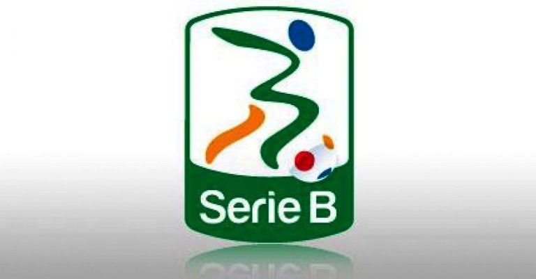 Calcio, Reggina e Cosenza: esordio con doppio botto esterno