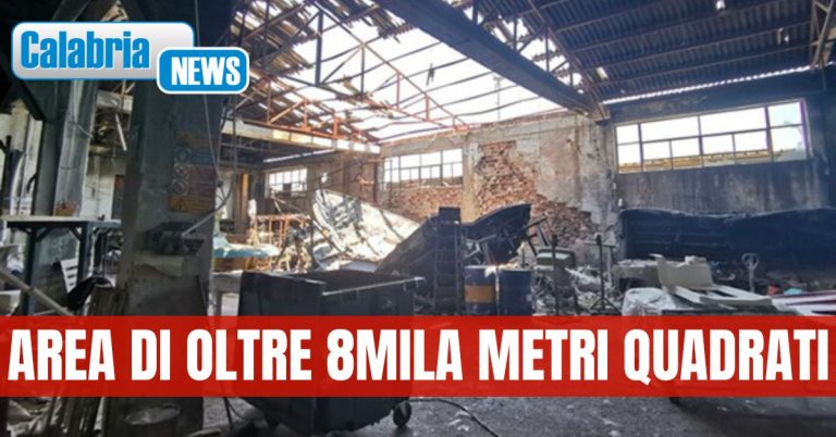 Rifiuti speciali anche pericolosi in cantiere nautico a Soverato: Sequestrato della Guardia costiera