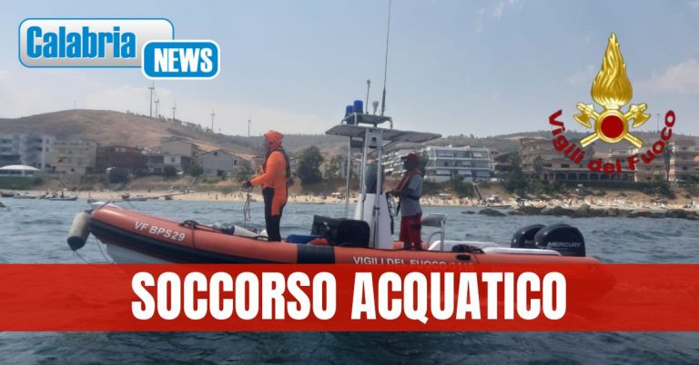 Su richiesta del Comune potenziati dai Vigili del fuoco i servizi di soccorso e vigilanza sulla costa di Melissa