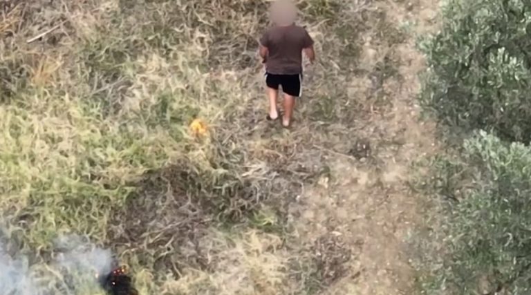 VIDEO-Incendi, presunto piromane individuato nel Crotonese: Ecco le immagini che lo inchiodano