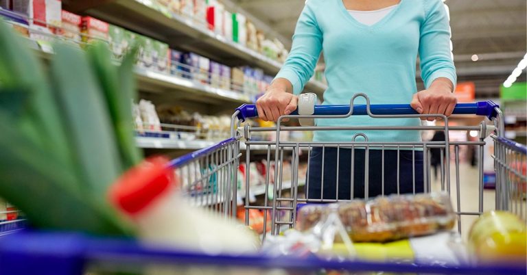 Inflazione, a settembre balzo del 9%. Per carrello della spesa sempre peggio: mai così caro dal 1983