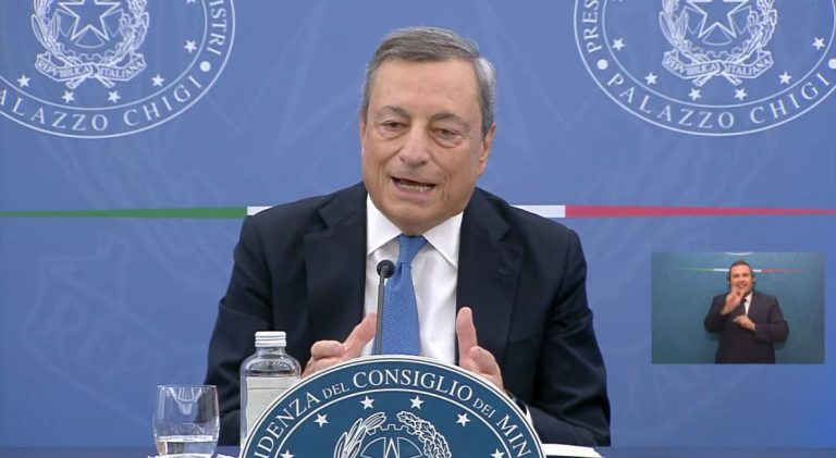 Mario Draghi: “C’è chi parla di nascosto con i russi e vuole togliere le sanzioni”