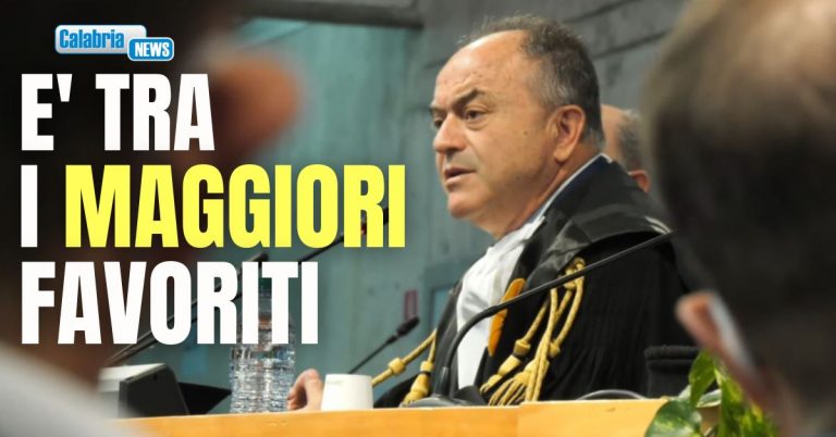 Anche Nicola Gratteri ha presentato la domanda per dirigere la Procura della Repubblica di Napoli