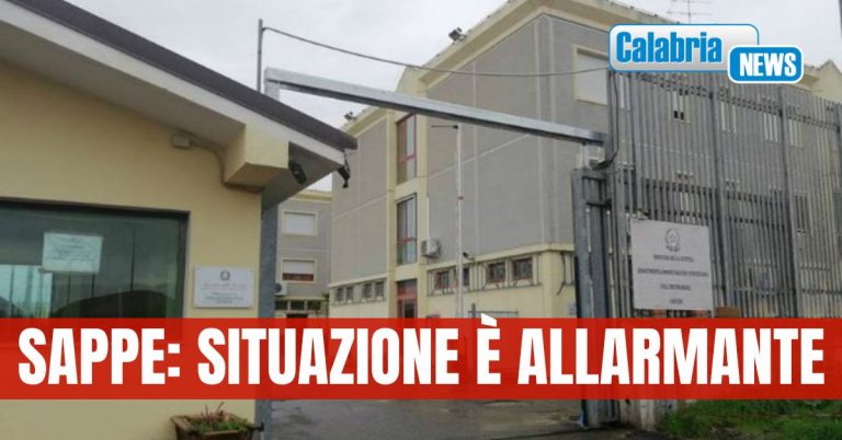 Giovane detenuto con problemi psichici suicida nel carcere di Crotone, aveva già tentato di uccidersi in libertà