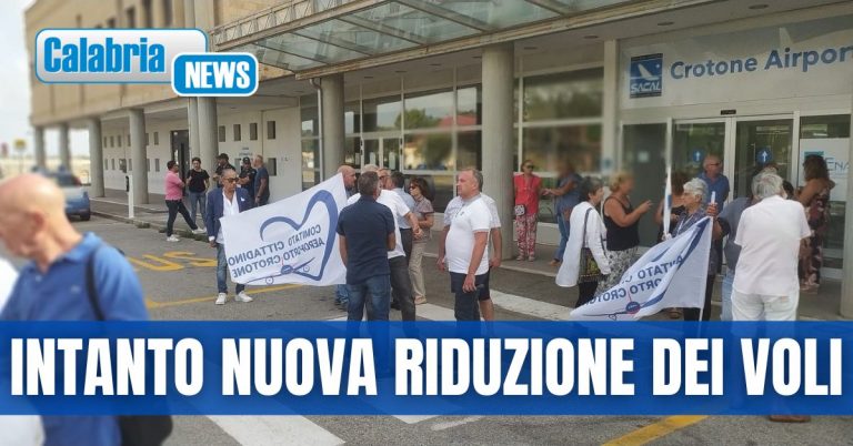 Ancora proteste a Crotone, chiesto tavolo istituzionale per discutere del futuro dell’aeroporto ‘Sant’Anna’