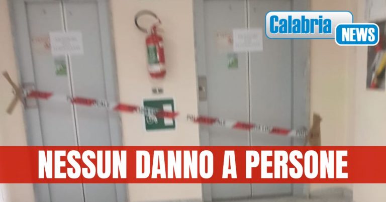 Lamezia, crolla ascensore all’interno del palazzo comunale: vissuti momenti di preoccupazione