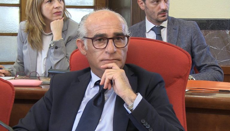 Vibo Valentia, si accascia davanti la sede di Forza Italia: morto il consigliere comunale Raffaele Iorfida