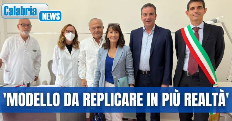 Occhiuto a Rosarno per l’inaugurazione degli ambulatori sociali contro le diseguaglianze