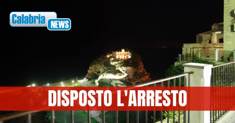 Follia a Tropea: ubriaco si scaglia contro autovettura e conducente
