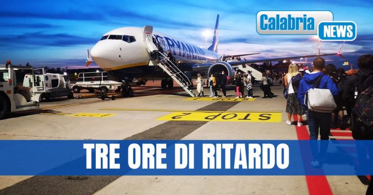 Domenica da dimenticare per i passeggeri Ryanair del volo Lamezia-Torino: pesanti disagi e sosta forzata in aeroporto