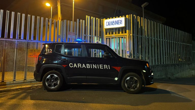 Nell’isola ecologica a rubare gasolio da autocompattatore: in due pizzicati dai carabinieri a Girifalco