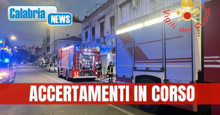 In fiamme questa mattina una pizzeria a Catanzaro Sala, provvidenziale intervento dei Vigili del fuoco