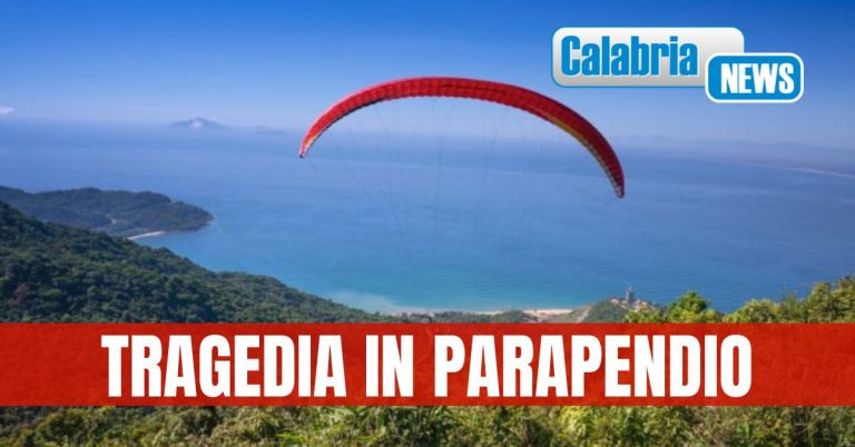 Si lancia da montagna a Maratea ma finisce in mare: muore turista tedesco di 51 anni in vacanza in Calabria