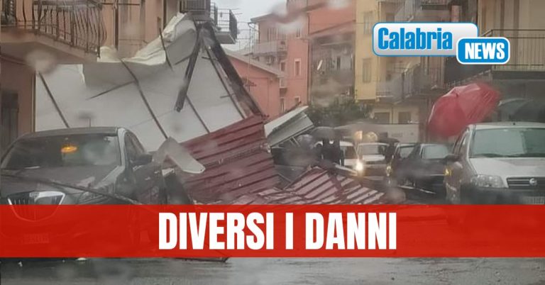 VIDEO-FOTO-Lamezia, violento temporale e forti raffiche di vento sulla città: allagamenti e crolli