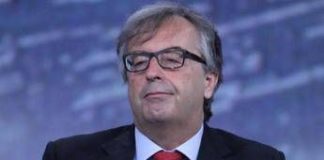 Burioni e il flop degli studenti al test di Medicina: “Livello di ignoranza spaventoso”