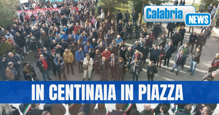 Castrovillari,  manifestazione in difesa della sanità: ‘Dar dignità ai presìdi ed ai livelli essenziali di assistenza’