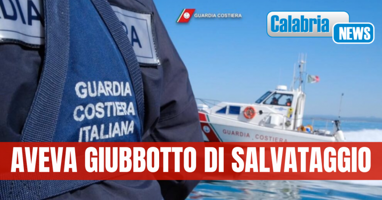 Guardia costiera di Reggio Calabria recupera in mare cadavere di un uomo al largo di Bova Marina
