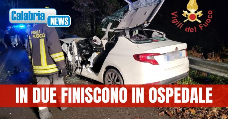 FOTO-Nella notte grave incidente stradale nel Catanzarese: quattro giovani rimasti feriti