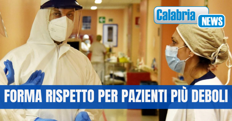 Covid Italia, ministro Schillaci: Obbligo mascherine in ospedali e Rsa, in scadenza il 31 dicembre, sarà prorogato