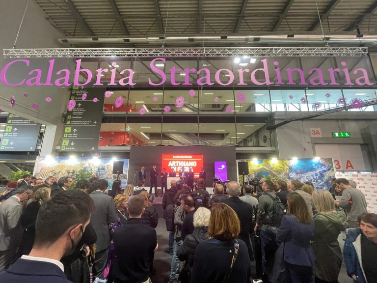 Anche la Calabria è presente all’esposizione internazionale “Artigiano in fiera” a Milano