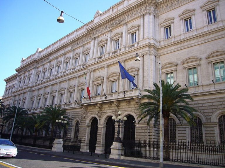 Da Bankitalia sonora bocciatura del tetto al contante: “Soglie più alte favoriscono evasione”