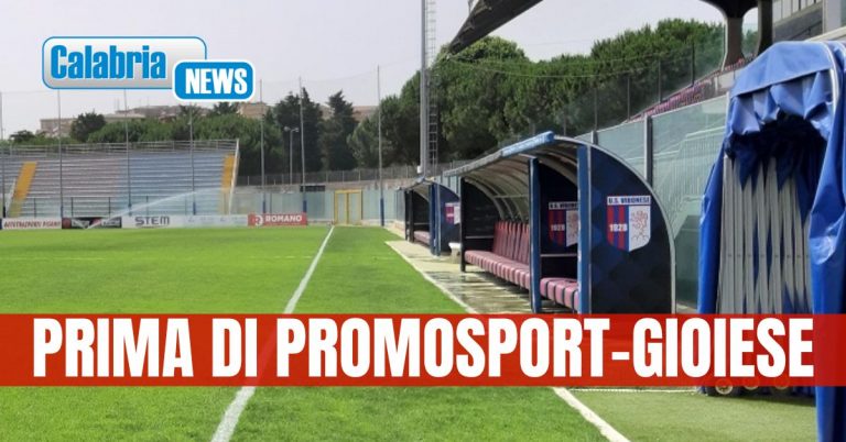 Fumogeno all’ingresso del “Razza” di Vibo: denunciato un uomo