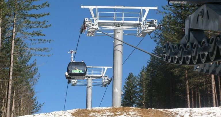 Sabato 10 dicembre riaprono impianti di risalita di Lorica. Fdc: per l’occasione inaugurazione presepe di ghiccio