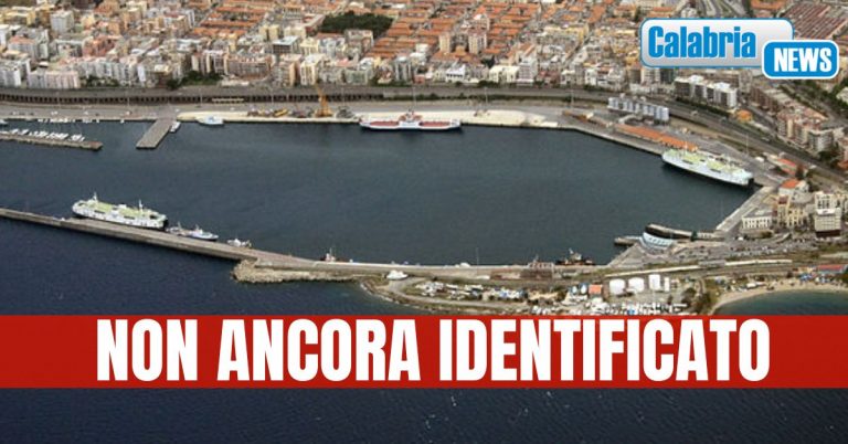 Rinvenuto un cadavere di un uomo nelle acque portuali di Reggio Calabria