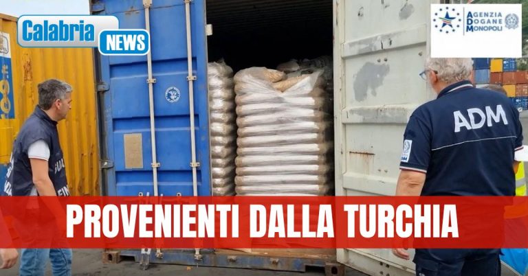 Sequestrate oltre 24 tonnellate di pellet nel porto di Salerno: erano destinate ad un’azienda calabrese