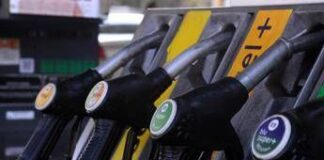 Carburanti, prezzi oggi in calo: sale solo la benzina in autostrada