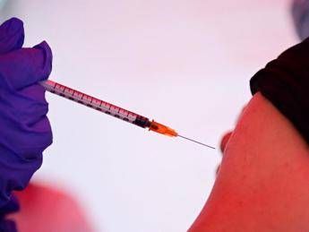 Vaccini, ‘Un modo per prendersi cura di sé’, campagna Gsk rivolta agli adulti