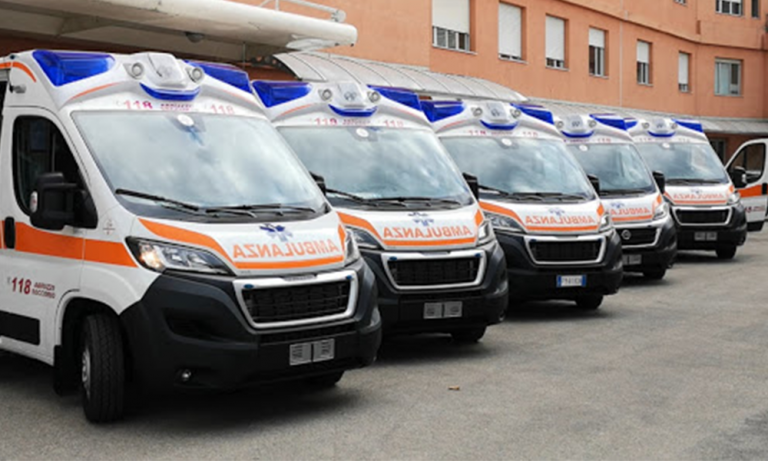 Consegnate 5 nuove ambulanze all’Asp di Crotone: ecco dove entreranno in azione