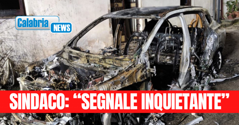 Bisignano, incendiata l’auto dell’assessore comunale Pierfrancesco Balestrieri