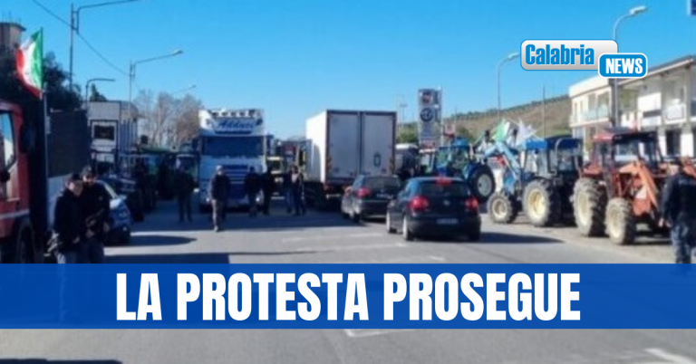 Gli agricoltori hanno lasciato la Cittadella regionale, presidio spostato a Botricello