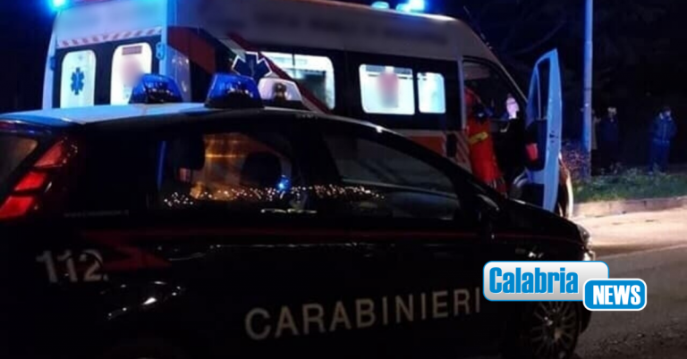 Corigliano Rossano, nella notte violento impatto auto-moto: grave ragazzo di 20 anni