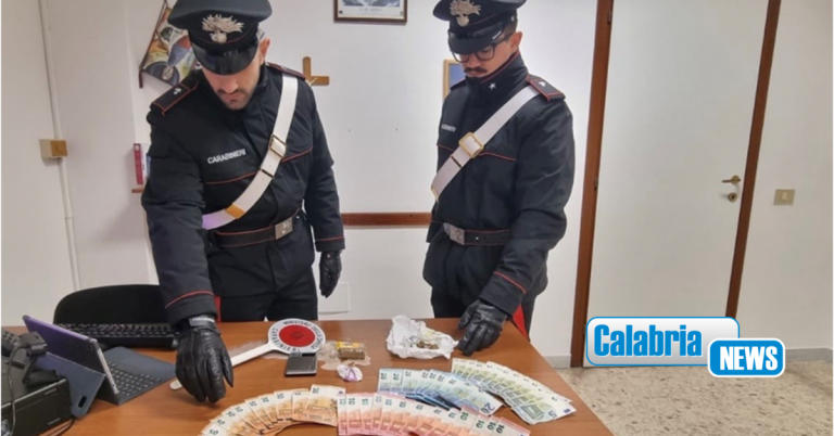 Cirò Marina, in casa cocaina ed hashish per le dosi da spacciare: 26enne pizzicato dai carabinieri