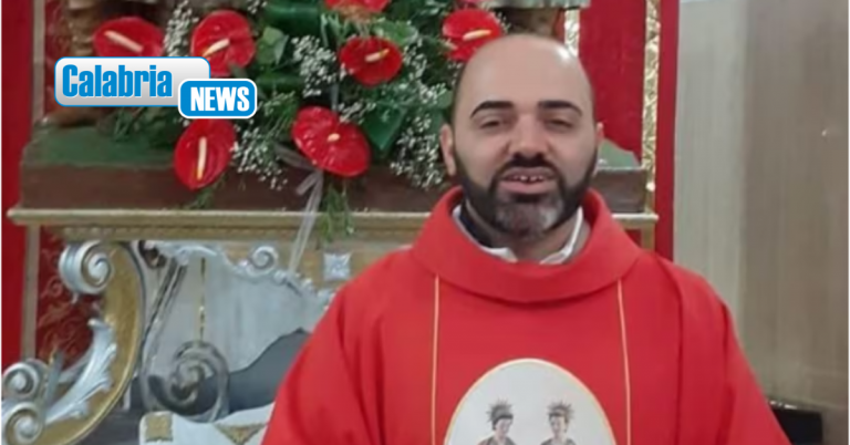 Parroco aggredito a Varapodio al termine della messa: denunciati due cugini