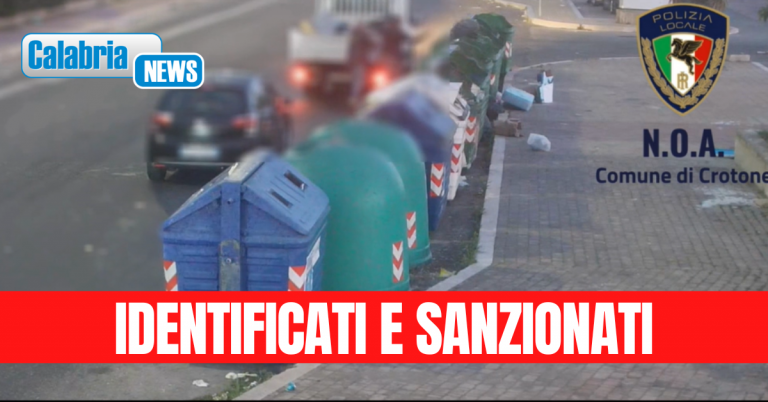Crotone, pizzicati con le foto-trappole mentre gettano un divano in via Nazioni Unite
