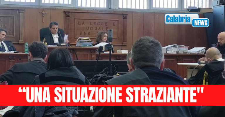 Processo naufragio Cutro, primo carabiniere sul posto: tirato fuori dal mare decine di corpi senza vita