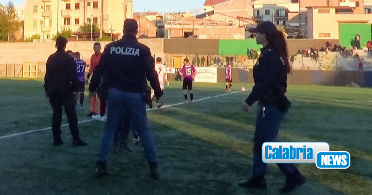 Polizia di Stato: emessi a Gioia Tauro tre D.A.Spo. per condotte violente allo stadio