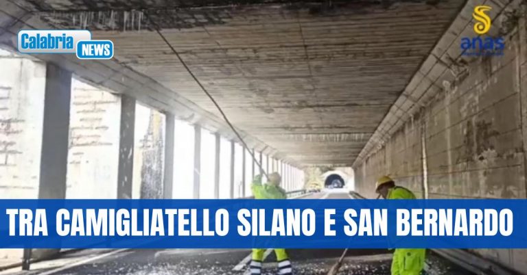 VIDEO-Squadre Anas impegnate nella rimozione delle stalattiti di ghiaccio lungo la SS107 Silana Crotonese 