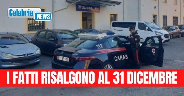 Rende, aggredirono 25enne su un treno per estorcergli denaro: arrestati un 27enne e un 29enne