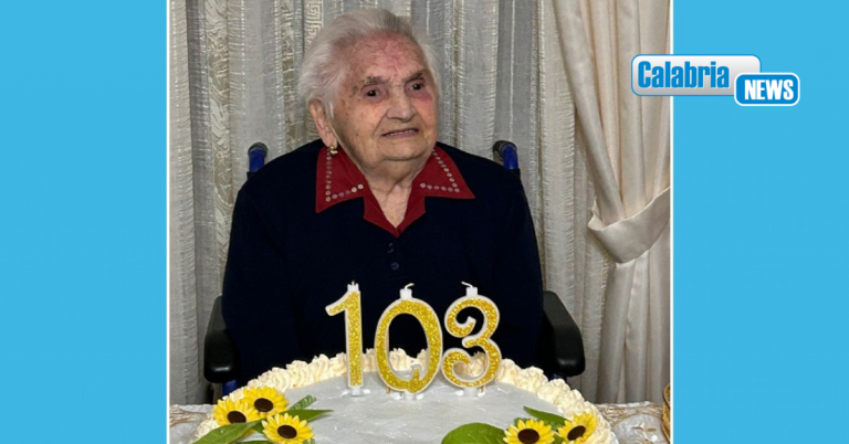 Morano Calabro, comunità in festa per nonna Antonia Ferraro che compie 103 anni